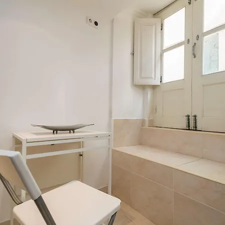 Low Cost - Historic City Center Rc Apartman Lisboa